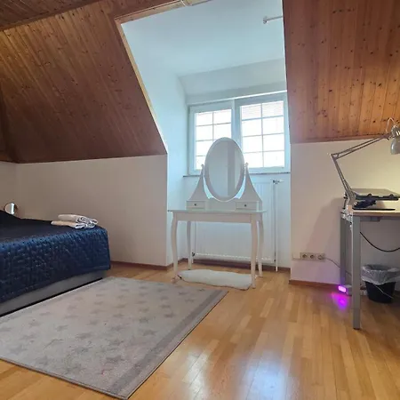 Villa Villa Familienglueck Mit Grossem Garten Pool Und 3 Zimmer *