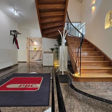 Villa Familienglueck Mit Grossem Garten Pool Und 3 Zimmer Villa