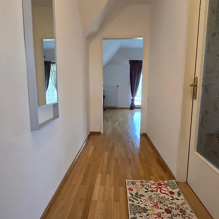Villa Familienglueck Mit Grossem Garten Pool Und 3 Zimmer Villa Gerasdorf bei Wien