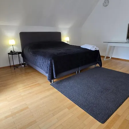 Villa Familienglueck Mit Grossem Garten Pool Und 3 Zimmer *