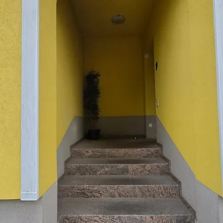 Villa Familienglueck Mit Grossem Garten Pool Und 3 Zimmer *
