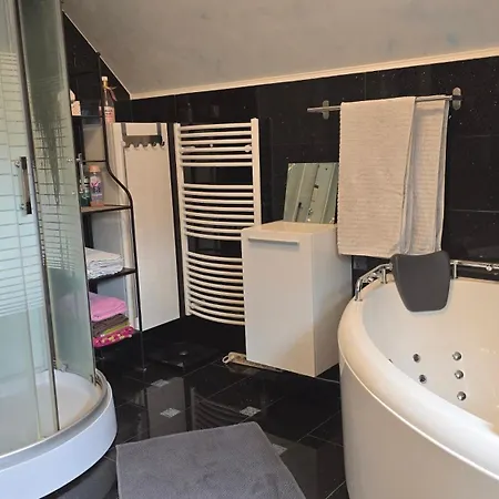 Villa Familienglueck Mit Grossem Garten Pool Und 3 Zimmer