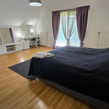 Villa Familienglueck Mit Grossem Garten Pool Und 3 Zimmer *