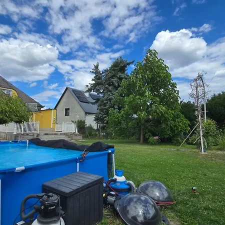 Villa Villa Familienglueck Mit Grossem Garten Pool Und 3 Zimmer Gerasdorf bei Wien