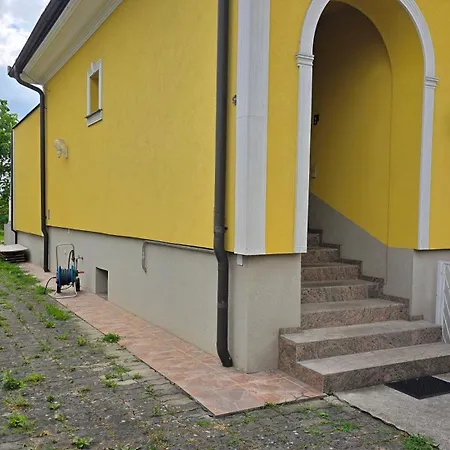 Villa Familienglueck Mit Grossem Garten Pool Und 3 Zimmer * Gerasdorf bei Wien