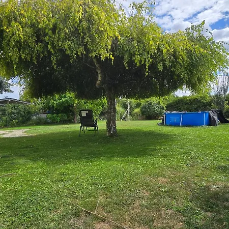 Villa Villa Familienglueck Mit Grossem Garten Pool Und 3 Zimmer Gerasdorf bei Wien
